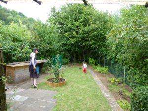 Zuerst hatte der Garten nur wenig Bepflanzung